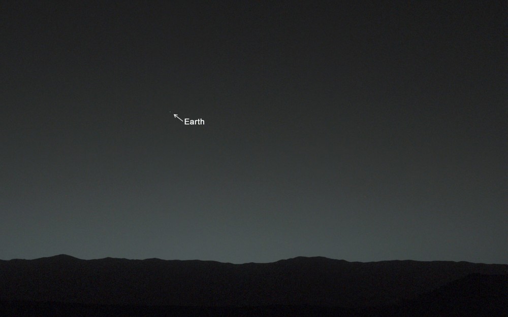 mars-rover-curiosity-earth-photo.thumb.j
