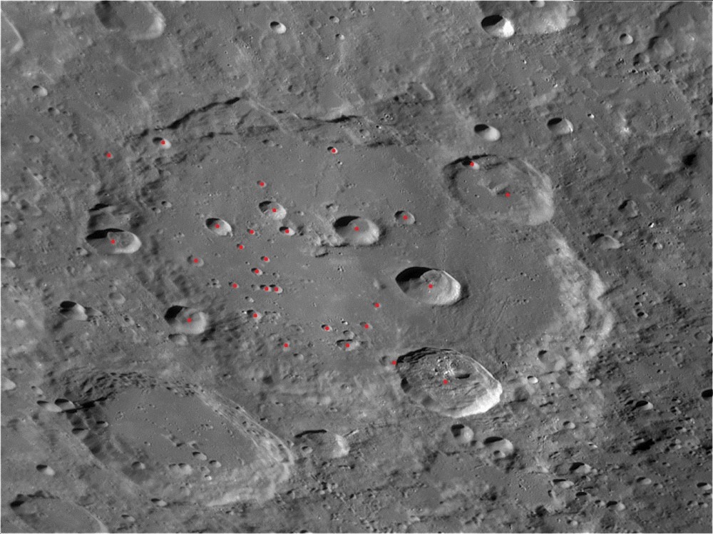 Wszystkie wyhaczone kratery.jpg