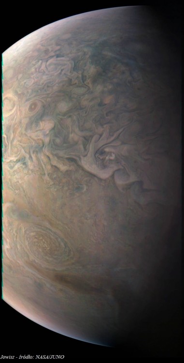 Sonda kosmiczna Juno nadesłała nowe zdjęcia Małej Czerwonej Plamy2.jpg