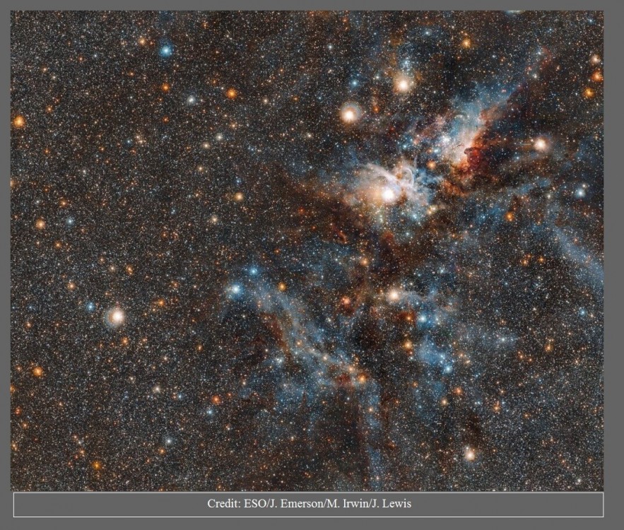 Gwiazdy i pył w Mgławicy Carina2.jpg