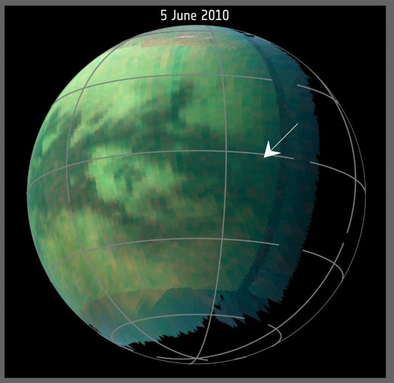 Sonda Cassini dostrzegła potężne burze pyłowe na Tytanie2.jpg