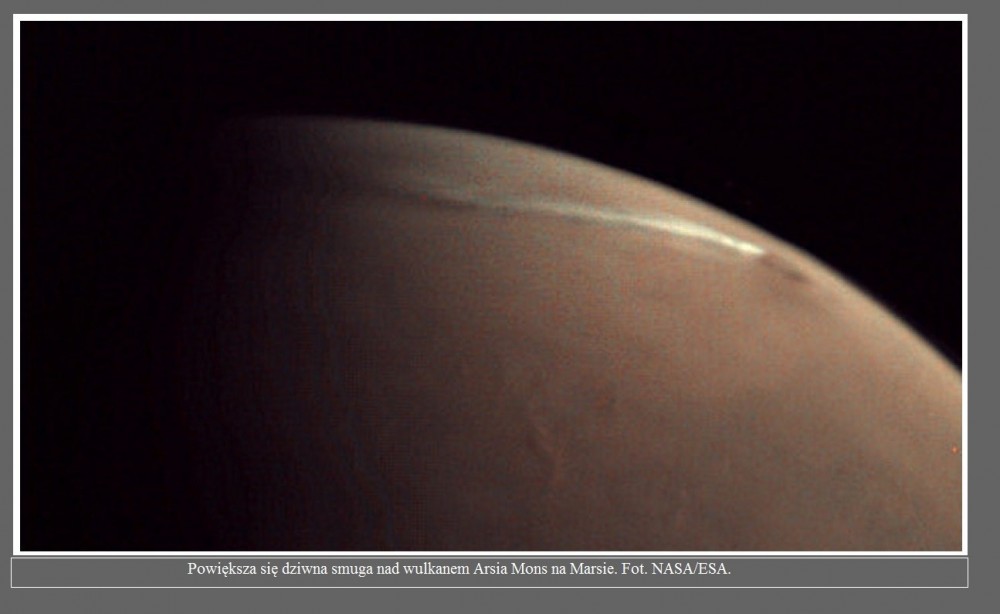 Smuga nad wulkanem Arsia Mons na Marsie wciąż się powiększa2.jpg