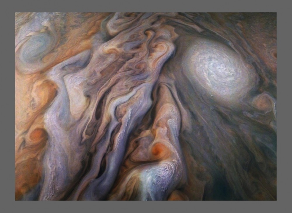 Nowy, spektakularny obraz atmosfery Jowisza wykonany przez sondę Juno2.jpg