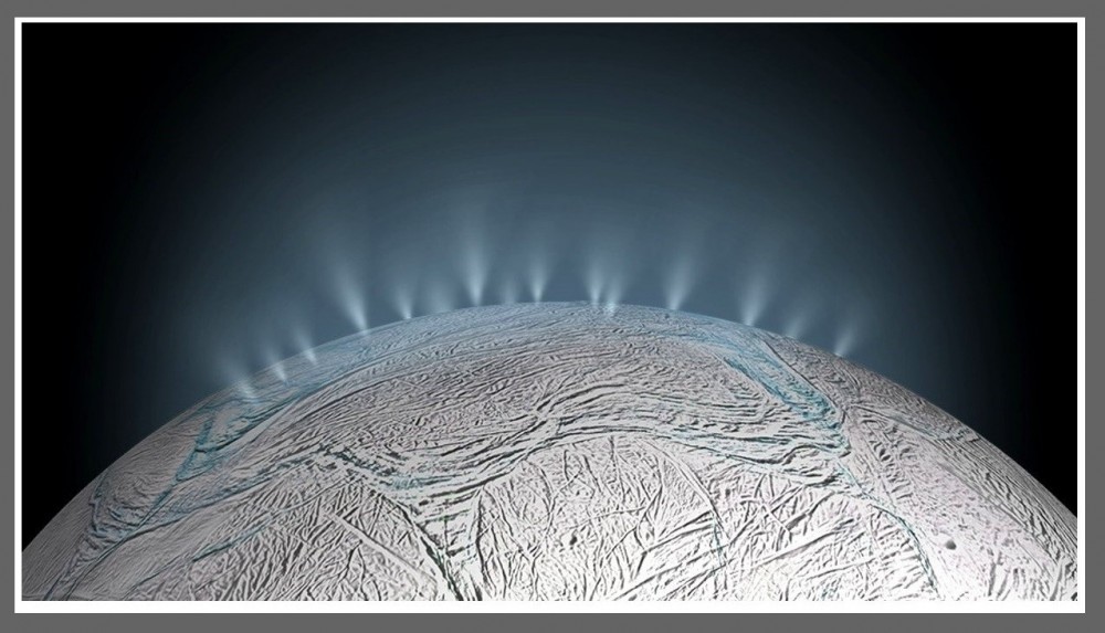 Enceladus, niczym śnieżne działo, bombarduje kulami śnieżnymi inne księżyce Saturna2.jpg