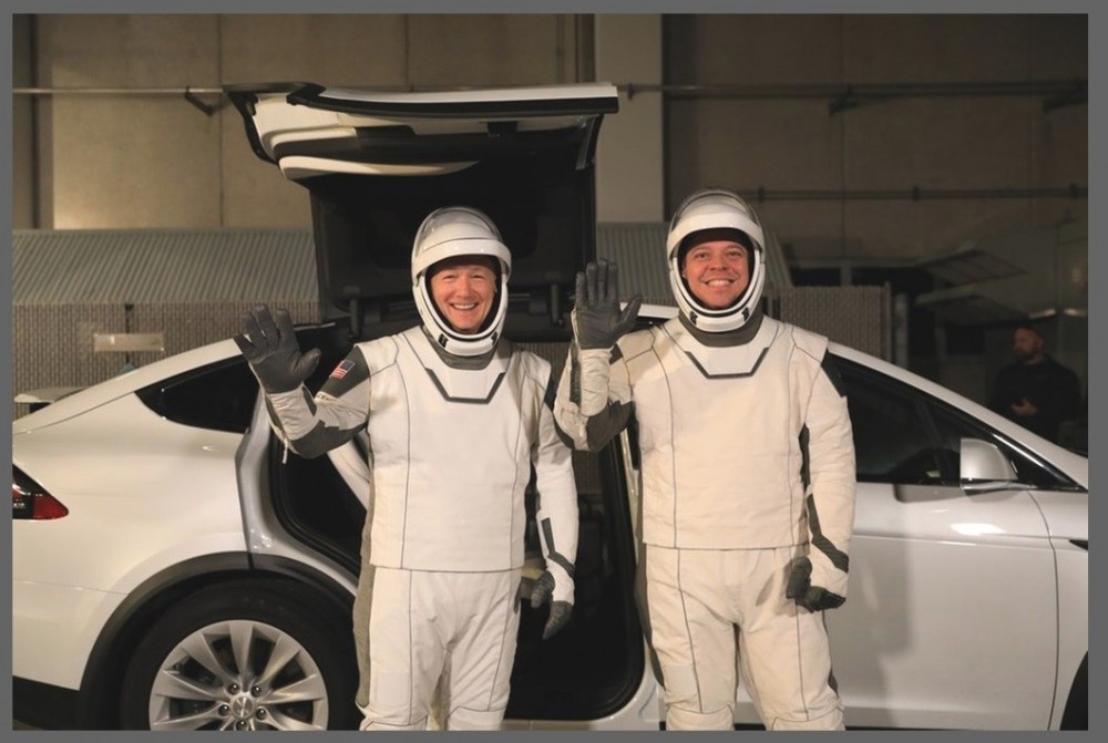 Astronauci SpaceX będą przewożeni na słynną platformę startową takimi pojazdami2.jpg