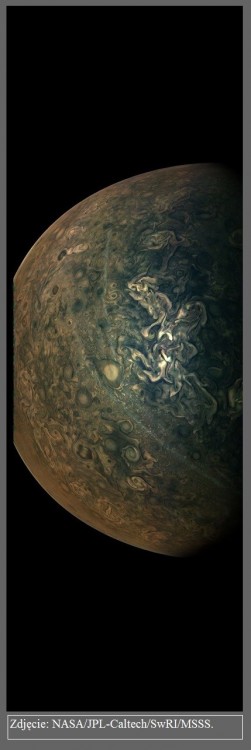 Sonda Juno obiegła już 27 razy Jowisza [ZDJĘCIA]13.jpg