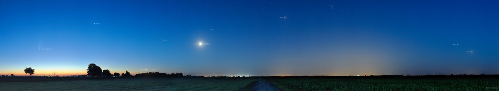 2020-07-15_C_NEOWISE_Moon_planets_panorama_PL.jpg