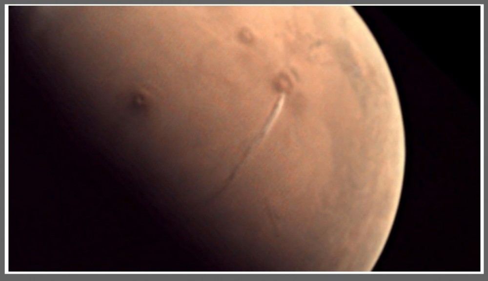 Na Marsie wybuchł wulkan Na nowych zdjęciach planety pojawiło się coś dziwnego3.jpg