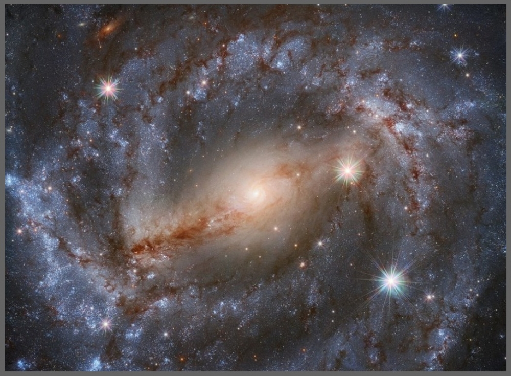 Oto jedna z najpiękniejszych znanych nam galaktyk w obiektywie Hubble'a [ZDJĘCIE]2.jpg