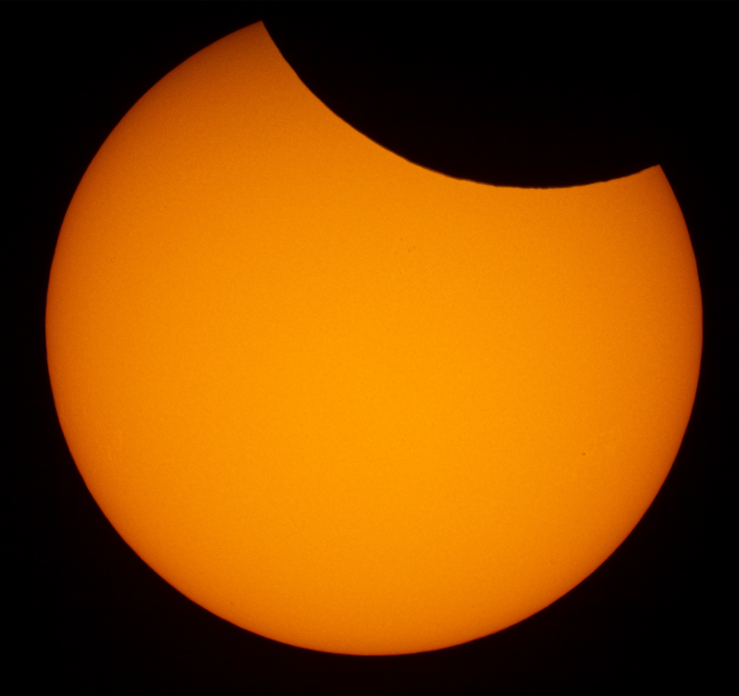 sun-eclipse-2021-06-10-lapse.gif