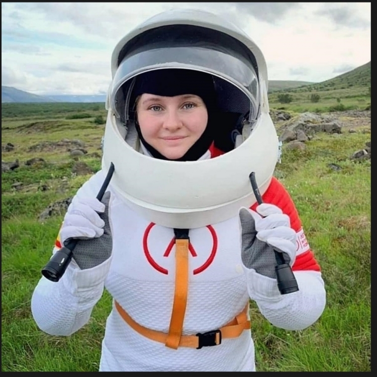Agnieszka Elwertowska w Misji Księżycowej CHILL-ICE4.jpg
