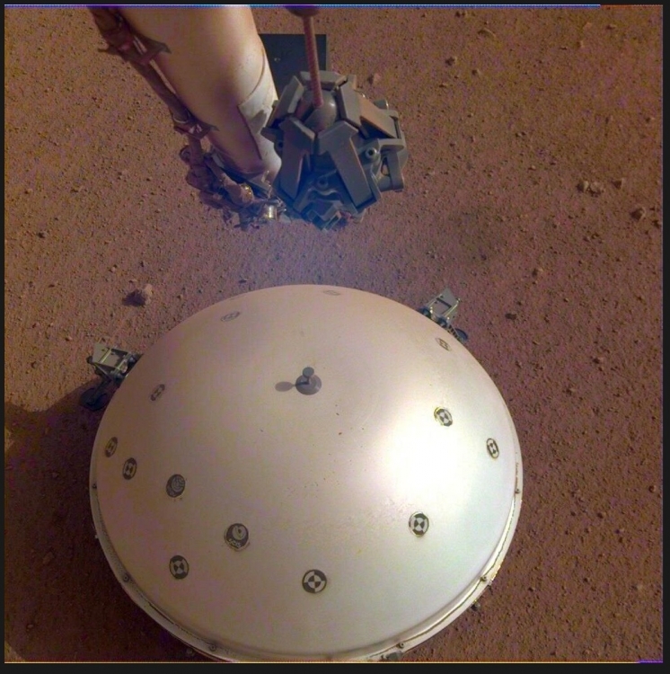 Sonda InSight rejestruje trzy największe dotychczas trzęsienia na Marsie2.jpg