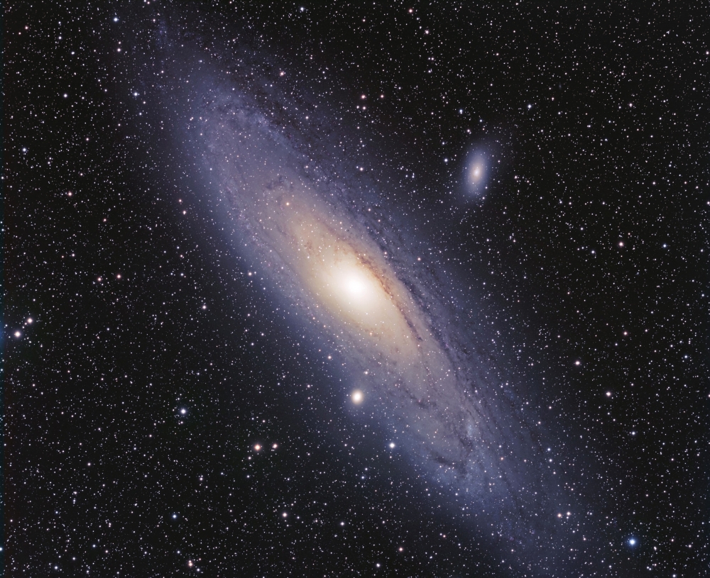 Andromeda.jpg.3810ba2647f5a364b5db5f2bb02dbd5f.thumb.jpg.0f544a688607c57897d7d14df6c0775b.jpg