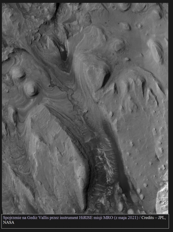 Curiosity dotarł do podnóża Gediz Vallis2.jpg