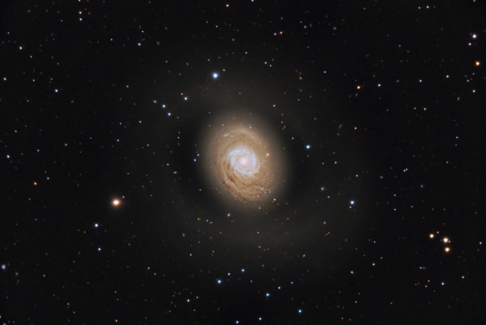 M94-big_stars_colour_enhancement.jpg