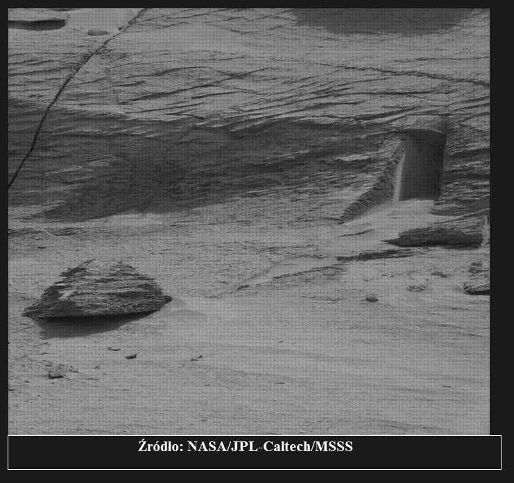 Łazik Curiosity stanął u wrót marsjańskiego kompleksu podziemnego. Kto tam mieszka2.jpg