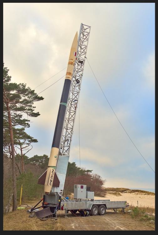Suborbitalna rakieta Perun na testach w Ustce4.jpg